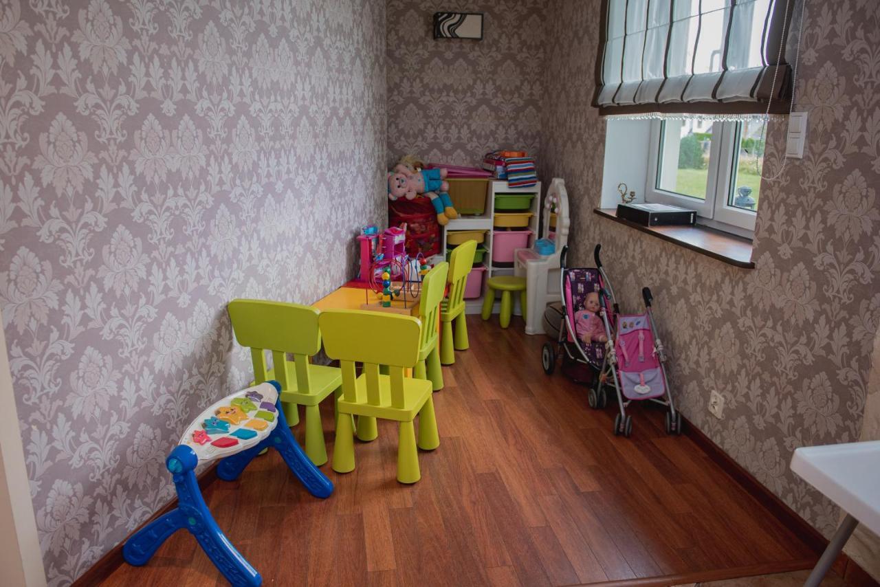 Dworek Debina - Idealny Dla Rodzin I Przyjaciol - Wspolna Sala Do Biesiadowania , Plaza Przyjazna Psom Экстерьер фото